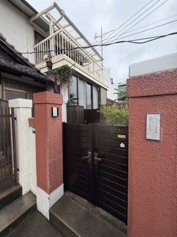 熊野町5丁目テラスハウスのエントランス