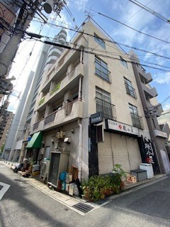 マンション柳川の外観