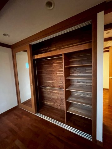 木津山町戸建の収納