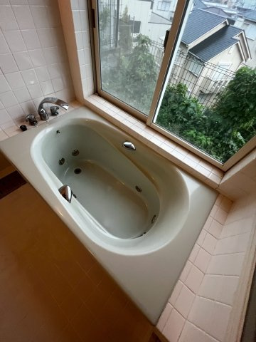 木津山町戸建の浴室
