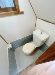 垂水区高丸戸建のトイレ