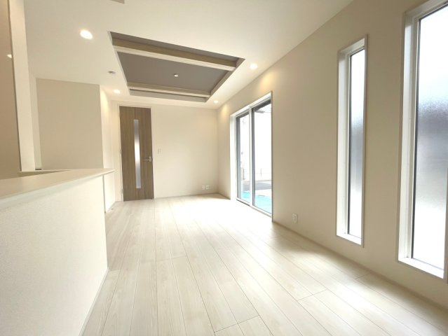 昭島市緑町３丁目　１号棟の居間・リビング