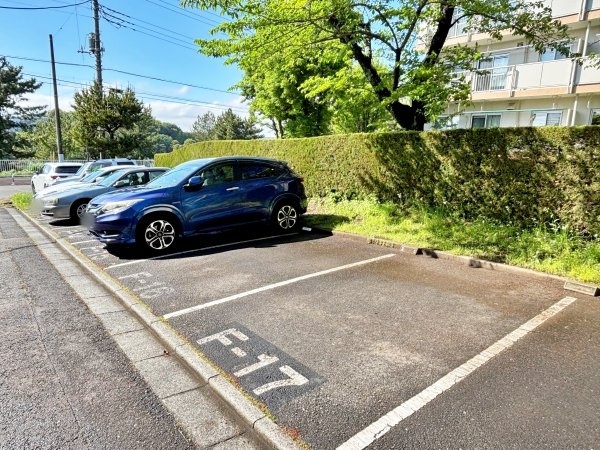 駐車場は便利な平置きタイプ