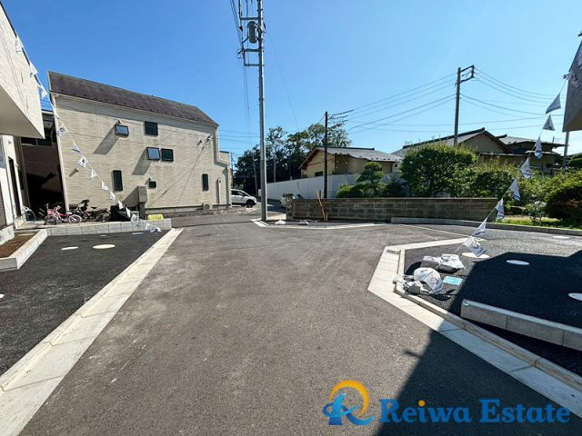 新築戸建　藤沢市城南2丁目の前面道路含む現地写真