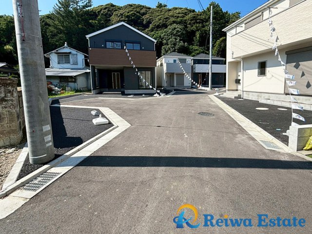 新築戸建　藤沢市城南2丁目の前面道路含む現地写真