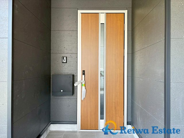 新築戸建　藤沢市城南2丁目の玄関
