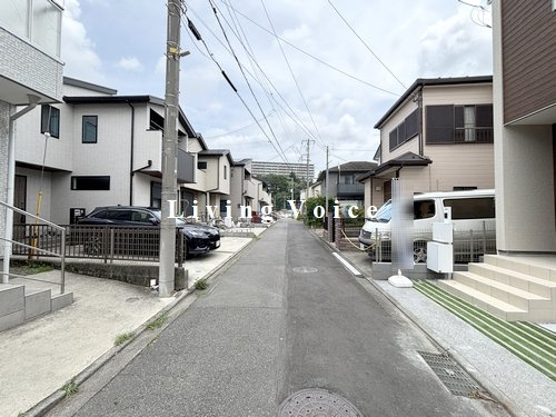 【仲介手数料０円】相模原市中央区上溝4丁目　新築一戸建て　全4棟の前面道路含む現地写真|【仲介手数料０円】相模原市中央区上溝4丁目　新築一戸建て　全4棟