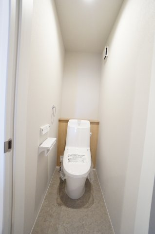 半田市乙川向田町　4号棟のトイレ|1階2階にトイレがあり、家族の朝の身支度時間もスムーズに！温水洗浄便座で冬は暖かく快適です！！