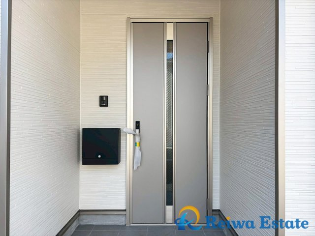 新築戸建　藤沢市城南2丁目の玄関