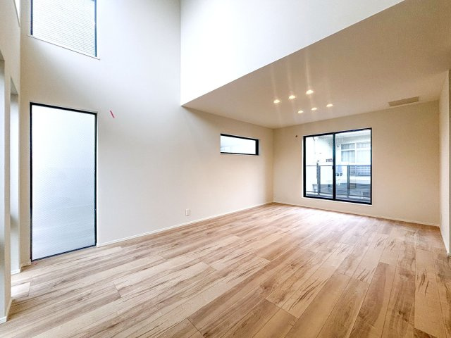 練馬区中村2丁目　土地30坪超　耐震×ZEH水準住宅　最終2棟の居間・リビング
