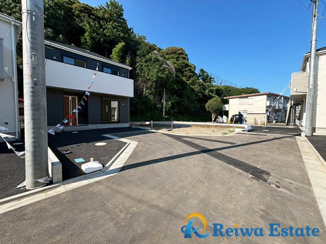新築戸建　藤沢市城南2丁目の前面道路含む現地写真