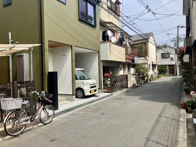 鶴見区緑三丁目新築戸建の前面道路含む現地写真