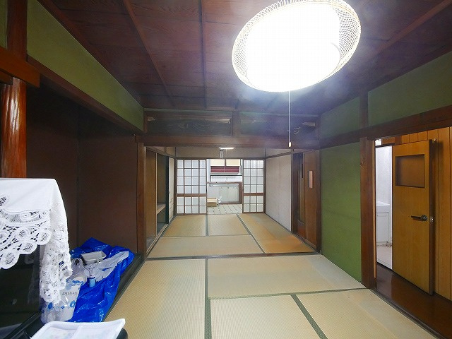 東之阪町戸建の寝室