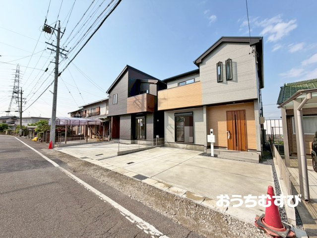 小牧市藤島第3(全2棟)の前面道路含む現地写真