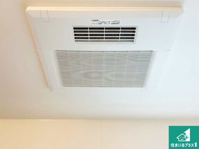 ♦堺市南区赤坂台　第10期　新築一戸建ての冷暖房・空調設備|四季を通して快適なバスライフをお手伝いする浴室暖房乾燥機！浴室の乾燥・暖房・涼風・換気はもちろん、２４時間換気にも対応！
