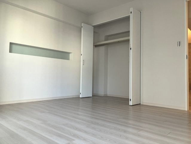 与力町スカイハイツの洋室