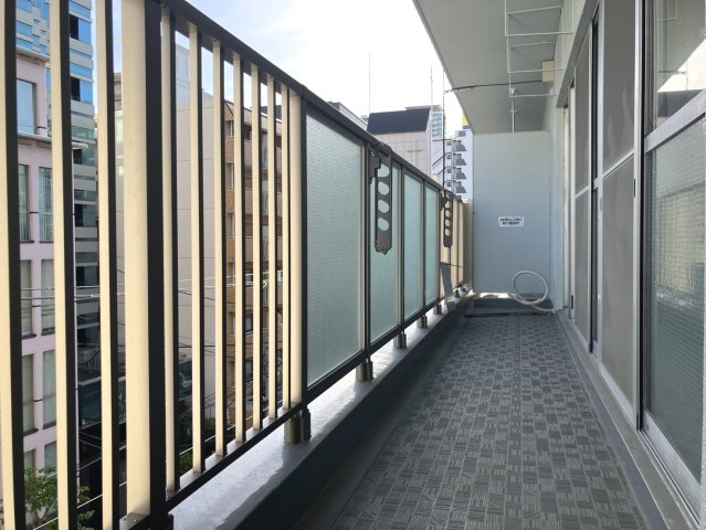 与力町スカイハイツのバルコニー