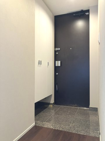 シティタワー大阪福島の玄関