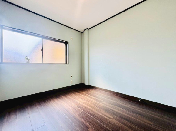 清水1丁目戸建の洋室