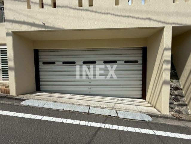南区中里　注文住宅　貸家の駐車場