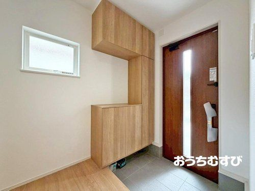 小牧市古雅第2(全1棟)の玄関