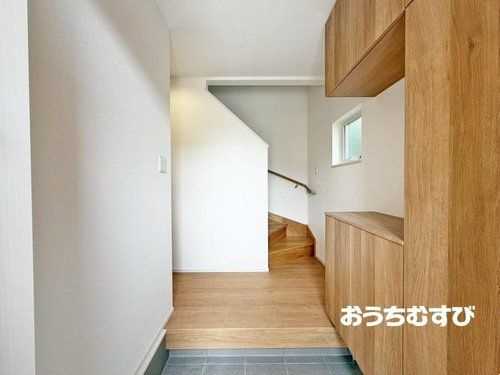 小牧市古雅第2(全1棟)の玄関