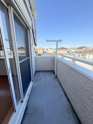 三郷市彦沢1丁目　中古戸建のバルコニー|バルコニーに水栓付きです