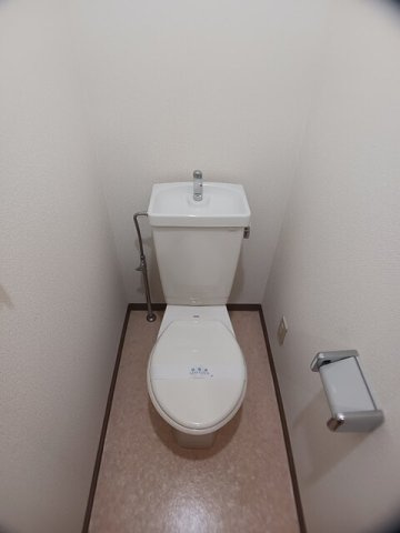 【トイレ】 | ラーニングキャッスル香Ａ | 清潔感のあるトイレです