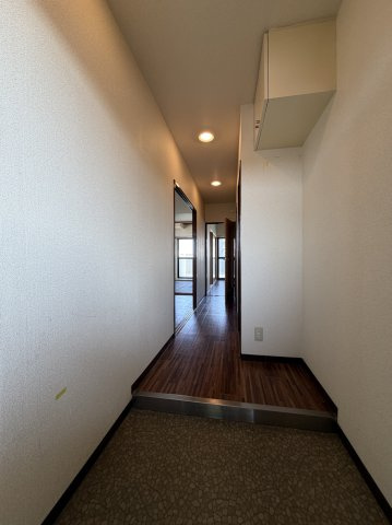 スギヒラハイツの玄関