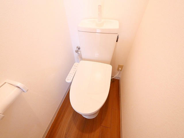 小明町戸建のトイレ