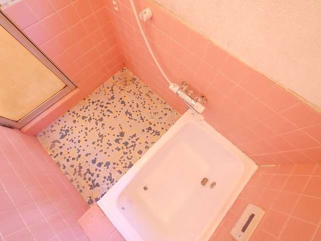 小明町戸建の浴室
