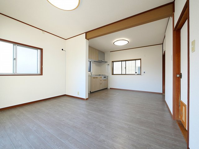 小明町戸建の居間・リビング