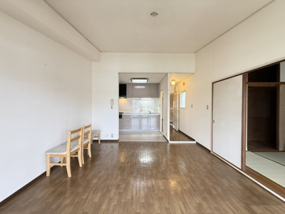 【居間・リビング】 | リバーサイドともぶち第一住宅