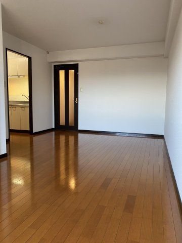 QM壱番館の居間・リビング|ゆったり過ごせる居間です