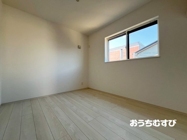 小牧市中央第3(全4棟)の洋室