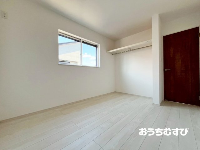 小牧市中央第3(全4棟)の洋室