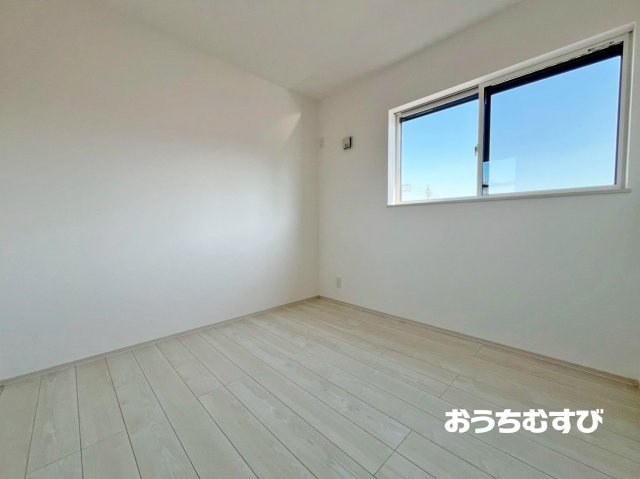 小牧市中央第3(全4棟)の洋室