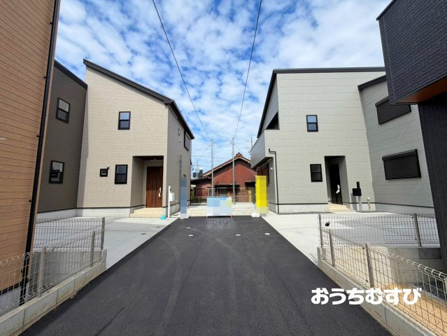 小牧市中央第3(全4棟)の駐車場