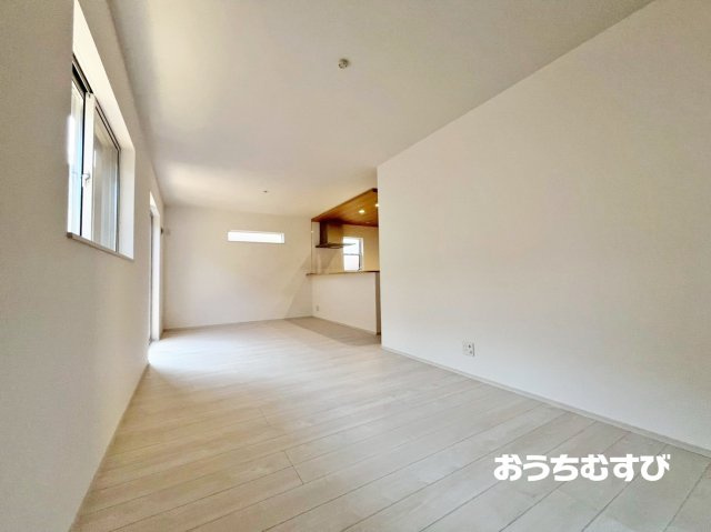 小牧市中央第3(全4棟)の居間・リビング