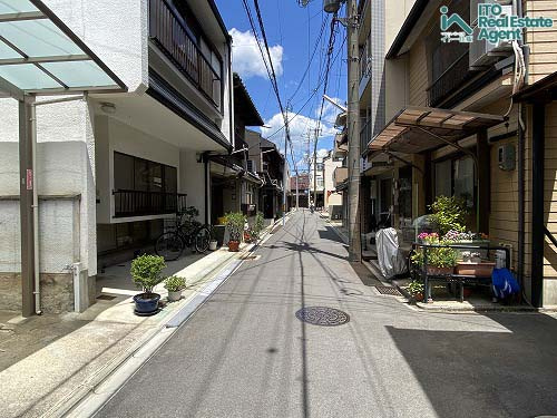 紫野中柏野町 中古戸建の前面道路含む現地写真