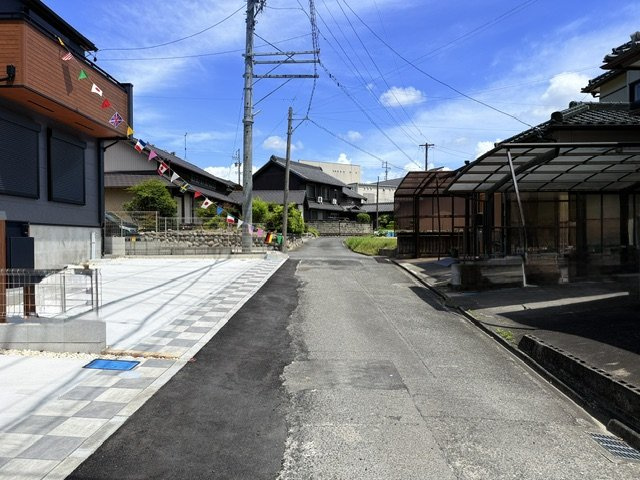 知多市新知斉宮畑　2号棟の前面道路含む現地写真|●○前面道路○●