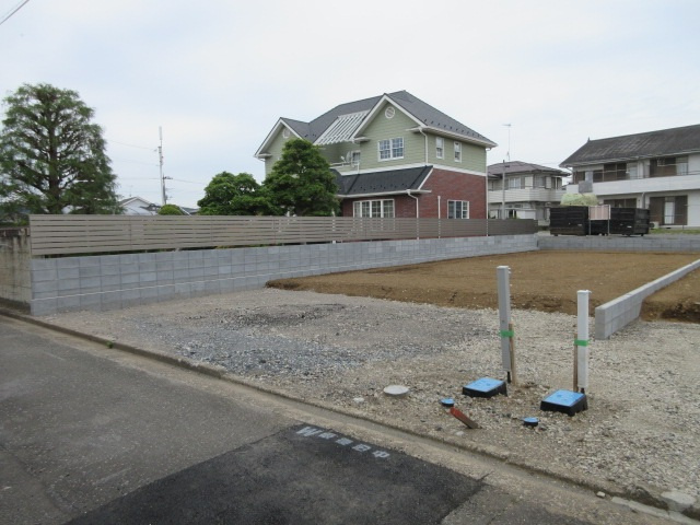 【仲介手数料無料】新築戸建　嵐山町菅谷438-1（全2棟）の前面道路含む現地写真