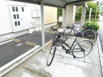 【駐車場】 | ＶＩＣＴＲＩＡ | 車をお持ちの方に嬉しい駐車場付きの物件です
