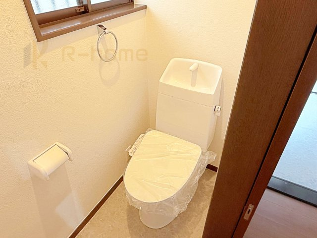 筑西市下岡崎　中古戸建てのトイレ|2026年2月に交換済みのトイレ！
1階と2階の2か所設置で朝の忙しい時間でも安心です。