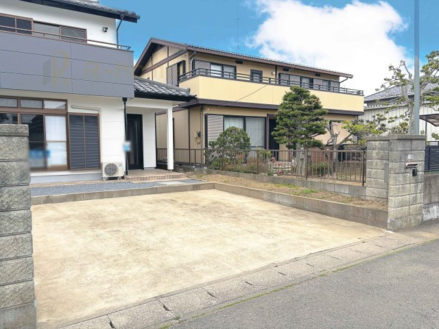 筑西市下岡崎　中古戸建ての駐車場|カースペースは2台お停めいただけます♪