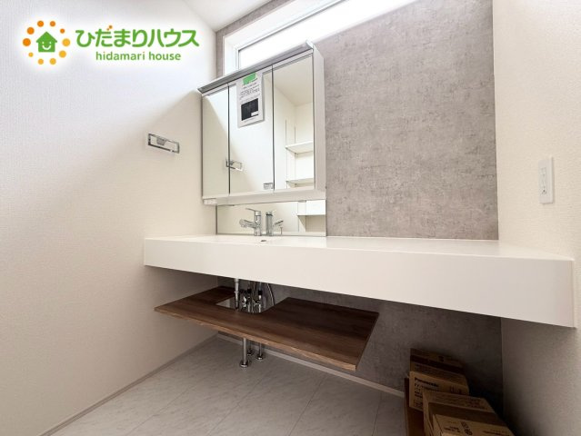 上尾市領家3期　新築平屋　ブルーミング02の独立洗面台
