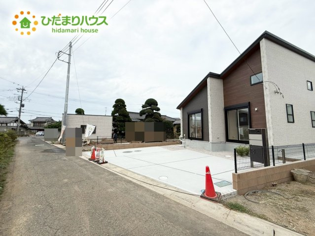 上尾市領家3期　新築平屋　ブルーミング02の前面道路含む現地写真