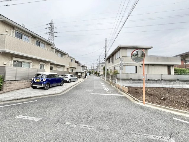 練馬区南大泉3丁目　制震ダンパー採用　角地×長期優良住宅　限定1棟の前面道路含む現地写真