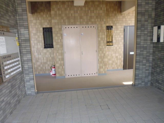 有瀬グランドハイツのエントランス