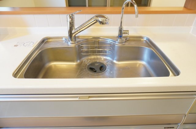 越谷市弥栄町3丁目 中古戸建のキッチン